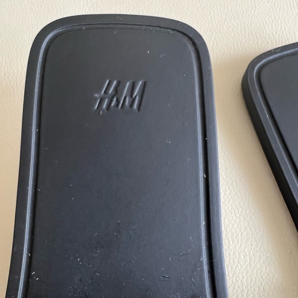 H&M Black Rubber Flip Flops Size 36/37 - Picture 4 of 6